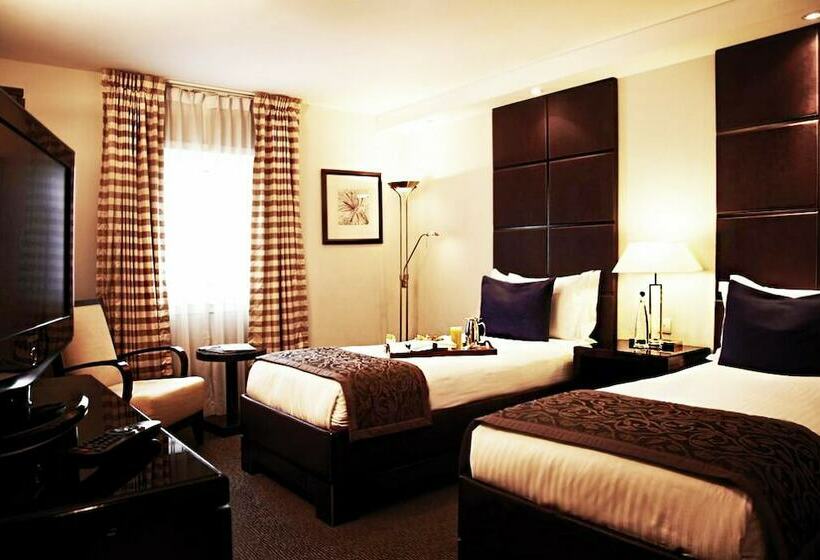 Номер Клуб, Stamford Bridge Hotel London