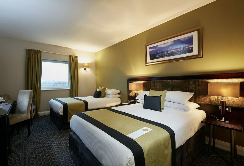 Семейный Номер, Stamford Bridge Hotel London