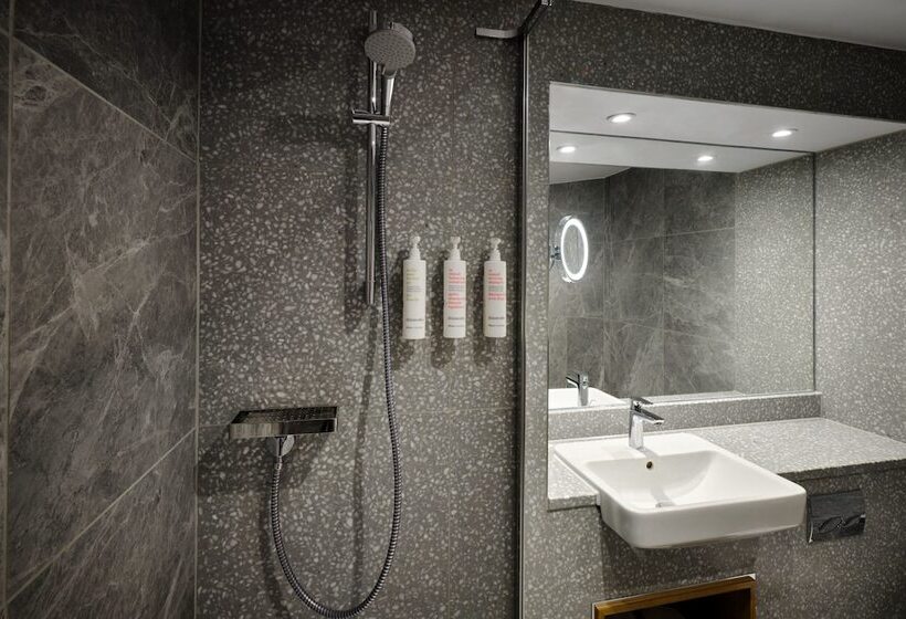 اتاق استاندارد, Edinburgh Marriott Hotel Holyrood