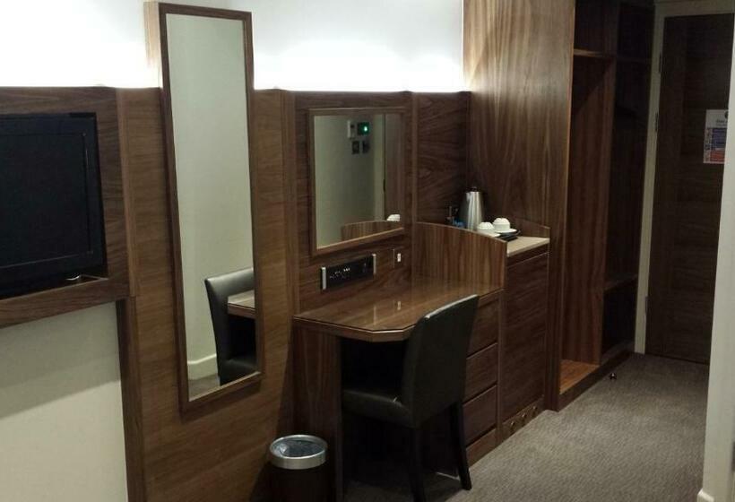 Номер Клуб, Norfolk Towers Paddington