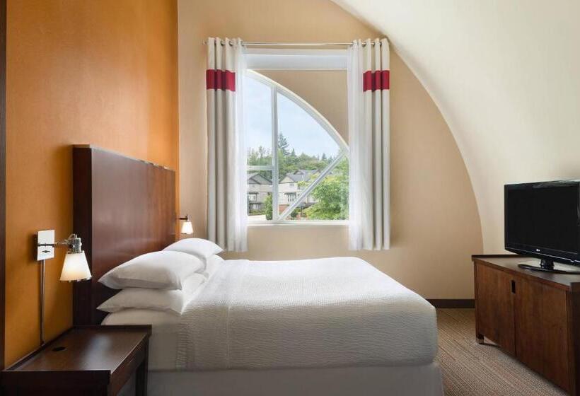キングサイズベッドのスタンダードルーム, Four Points By Sheraton Surrey