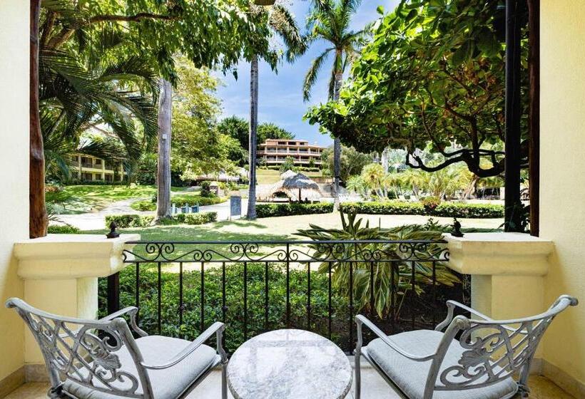 패밀리 룸 풀장 전망, Tamarindo Diria Beach Resort