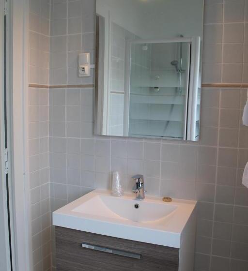 Номер Стандарт, Hôtel De La Rhune