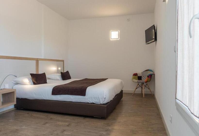 Апартаменты 2 Спальни, Hôtel De La Rhune