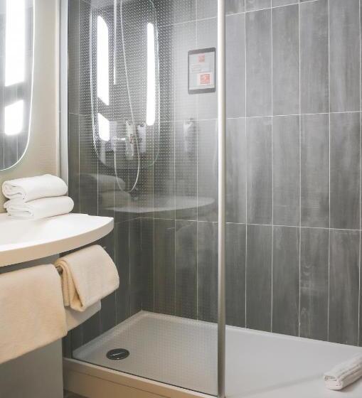 Апартаменты 2 Спальни, Ibis Creilsuroise