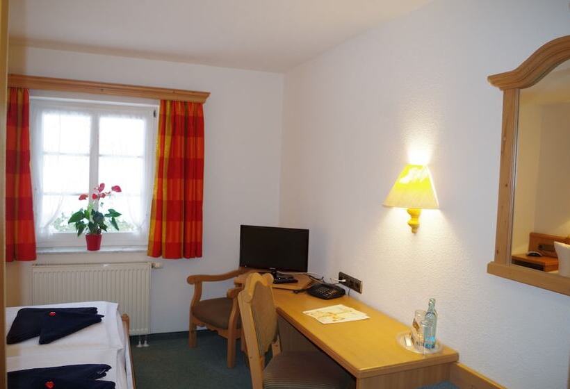 Номер Стандарт, Alttolkewitzer Hof