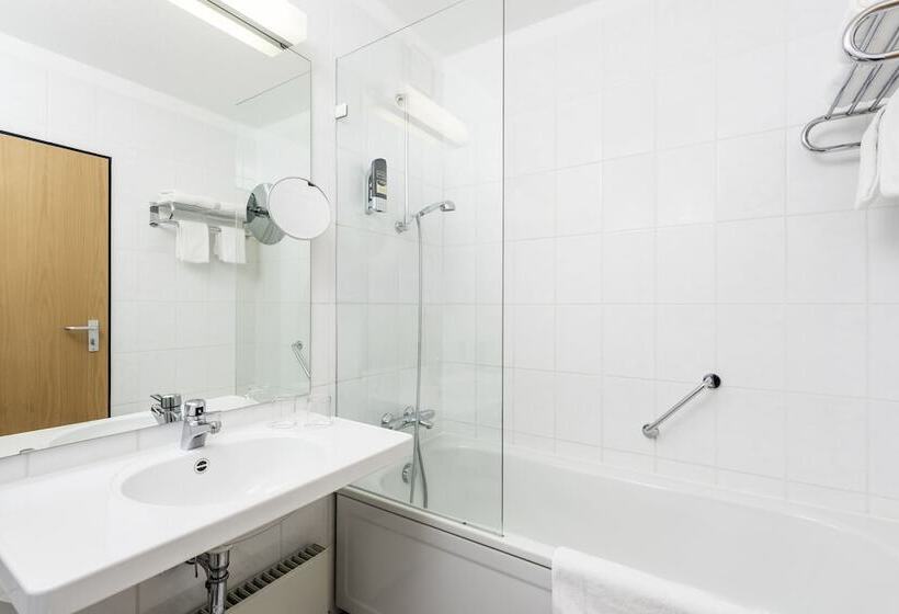 Номер Стандарт, Arvena Kongress Hotel   Hotel In Der Wagnerstadt