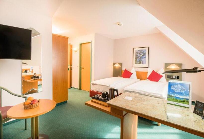 Трехместный Номер Комфорт, Plaza Hotel Blankenburg Ditzingen, Sure Hotel Collection