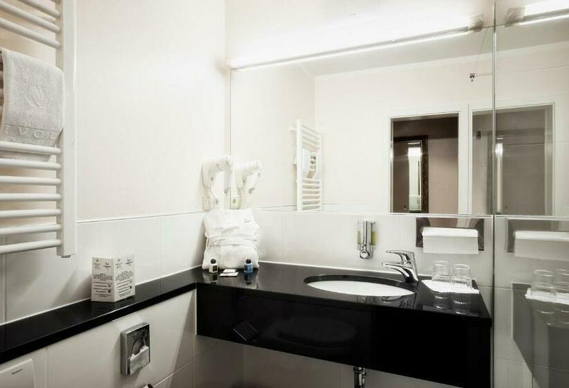 اتاق استاندارد سه نفره, Rivoli Charme