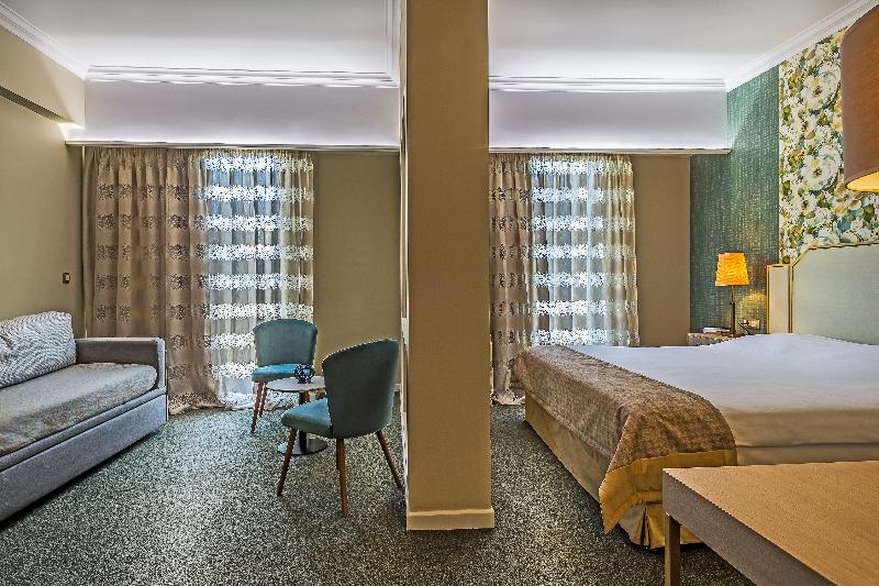 Люкс, Airotel Stratos Vassilikos