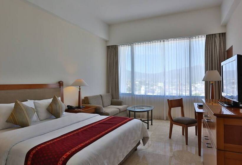 Номер Deluxe, Aryaduta Manado