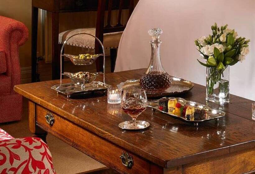 سوییت جونیور, The Dunraven, Adare