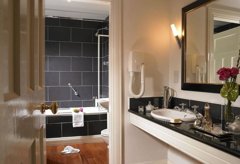 سوییت جونیور, The Dunraven, Adare