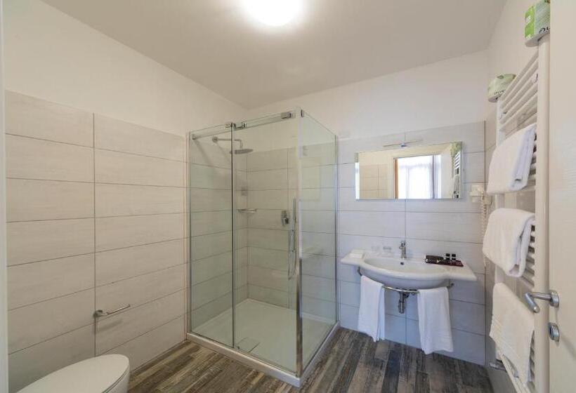 Quarto standard, All’angelo Art