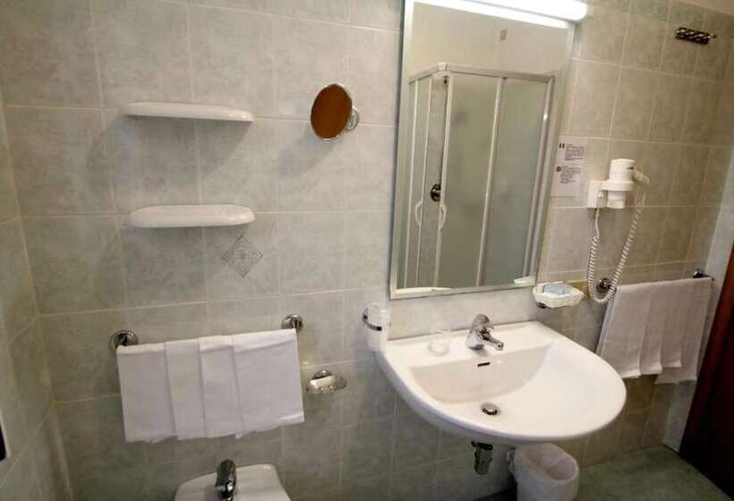 اتاق استاندارد, Grande Albergo