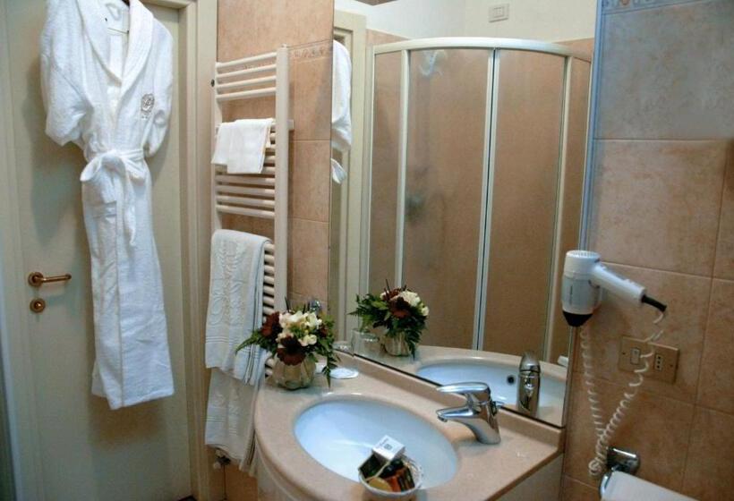 اتاق استاندارد با بالکن, Paradiso