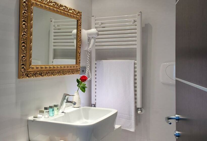 اتاق استاندارد سه نفره, C Hotels Fiume