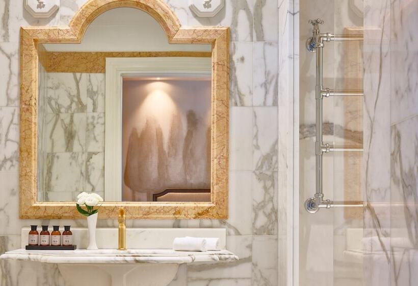 ダブルベッドのクラシックルーム, Grotta Giusti Thermal Spa Resort Tuscany, Autograph Collection