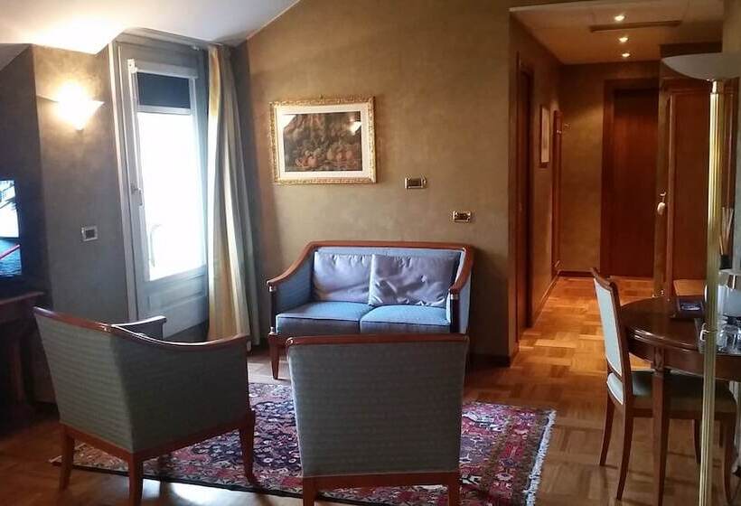 سوییت جونیور, Palazzo Lovera