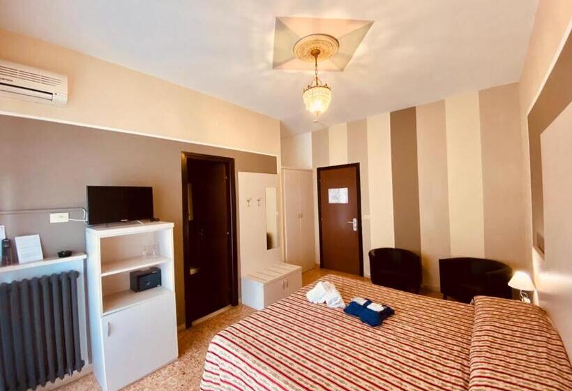 اتاق عادی, Art Hotel Pandos