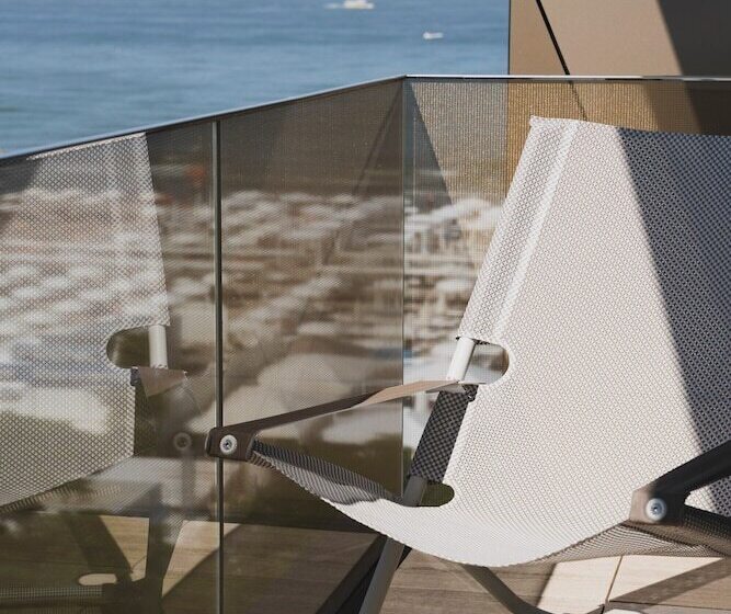 اتاق سوپریور با چشم‌انداز جانبی دریا, The Promenade Luxury Wellness