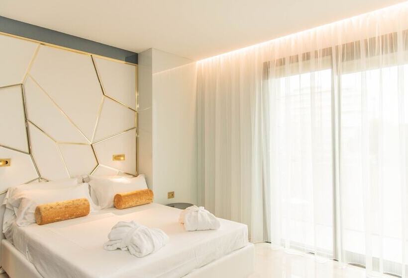 اتاق سوپریور با چشم‌انداز جانبی دریا, The Promenade Luxury Wellness