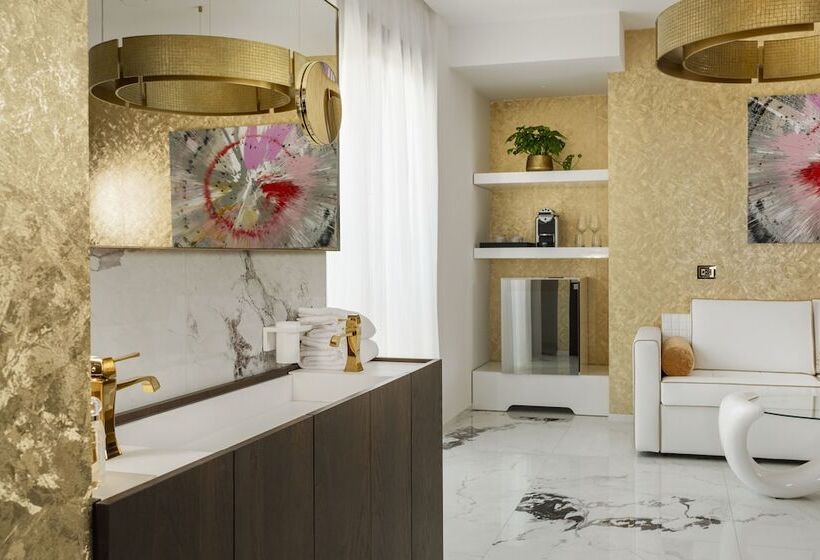 اتاق لوکس با بالکن و چشم‌انداز دریا, The Promenade Luxury Wellness
