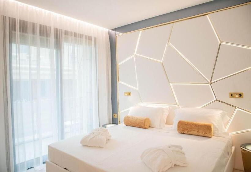 اتاق سوپریور با چشم‌انداز جانبی دریا, The Promenade Luxury Wellness
