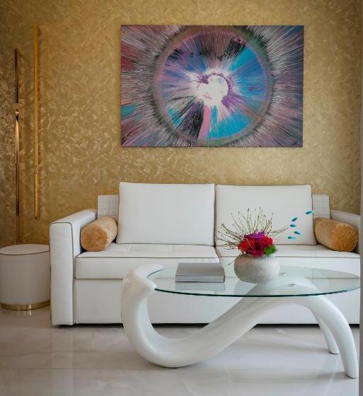 سوییت جونیور با چشم‌انداز جانبی دریا, The Promenade Luxury Wellness