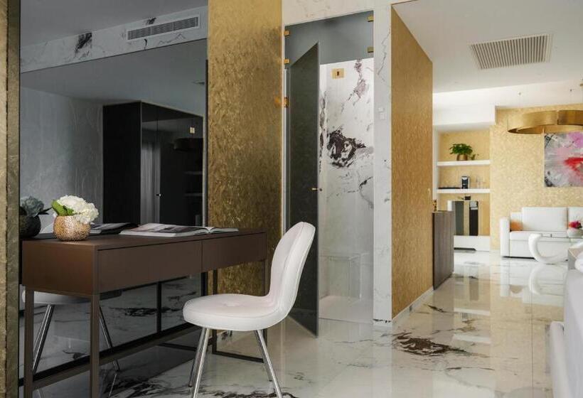 سوییت با چشم‌انداز دریا, The Promenade Luxury Wellness