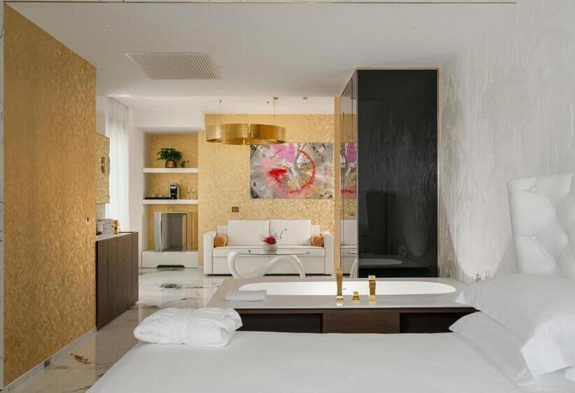 سوییت با چشم‌انداز دریا, The Promenade Luxury Wellness