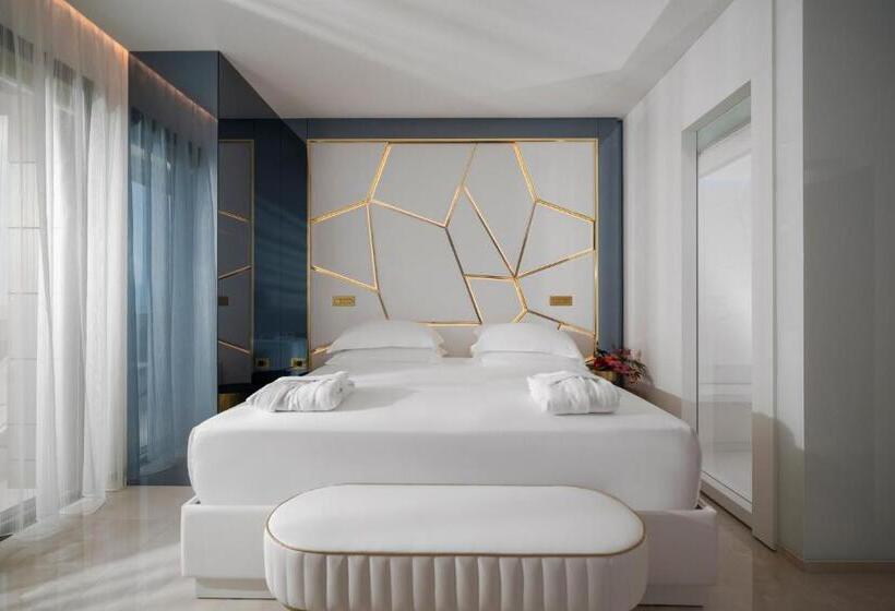 سوییت با چشم‌انداز دریا, The Promenade Luxury Wellness