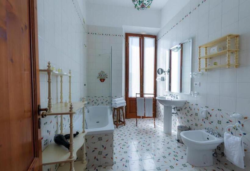 Quarto Deluxe, Villa Scacciapensieri Boutique
