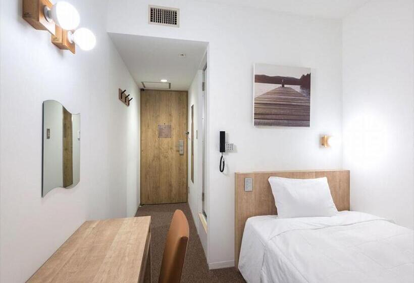 Quarto Estandar Individual, Plumm