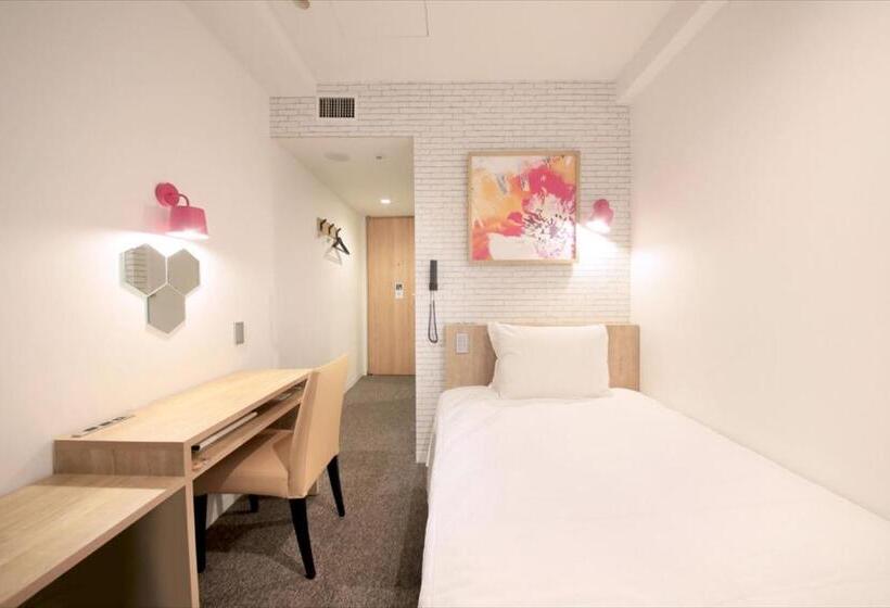 Quarto Estandar Individual, Plumm