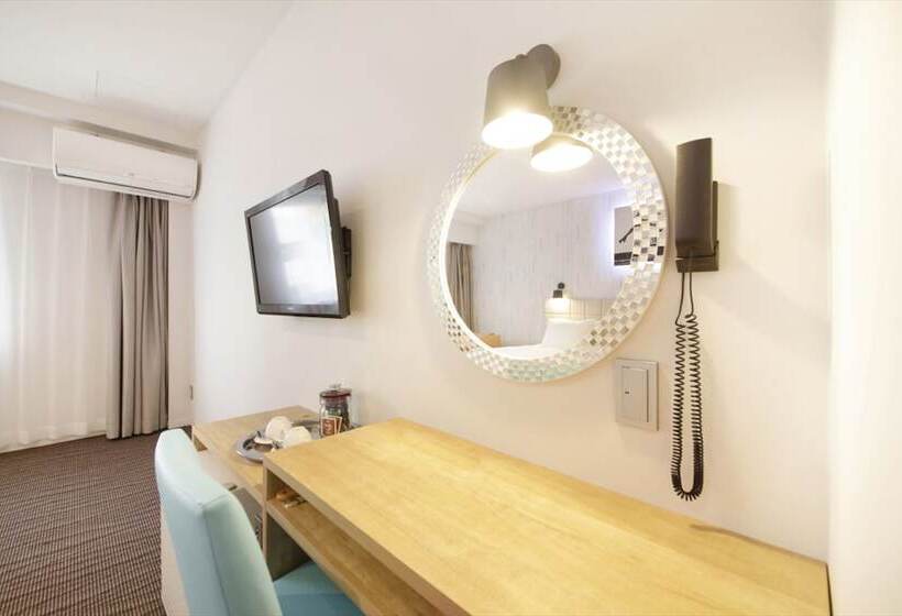 Quarto Estandar, Plumm