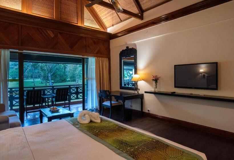 디럭스 룸, Nexus Resort & Spa Karambunai