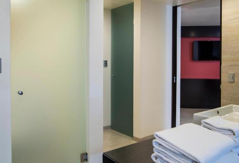 キングサイズベッドのスーペリアルーム, Holiday Inn Mexico Dali Airport, An Ihg