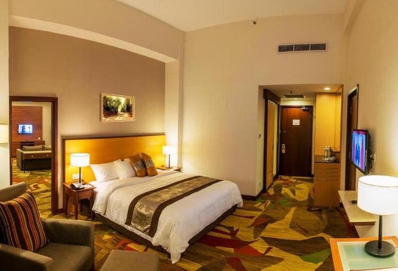 سوییت خانوادگی, Summit Parkview Yangon