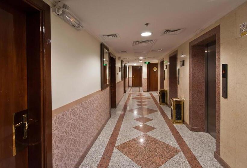Quarto Triplo Estandar, Diyar Al Nakheel