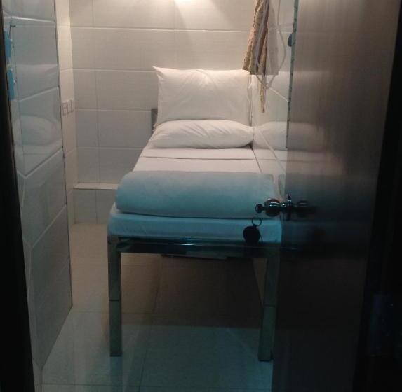 اتاق استاندارد یک نفره, New Euro Asia Guest House