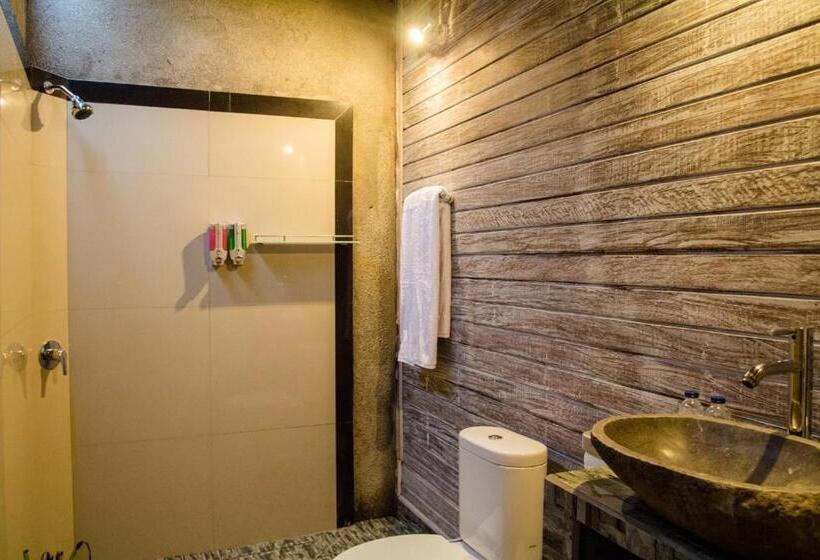 Номер Стандарт, The Syron Huts Lembongan