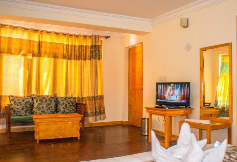 سوئیت با چشم‌انداز رودخانه, The Nature Residency  A Riverside Resort In Leh