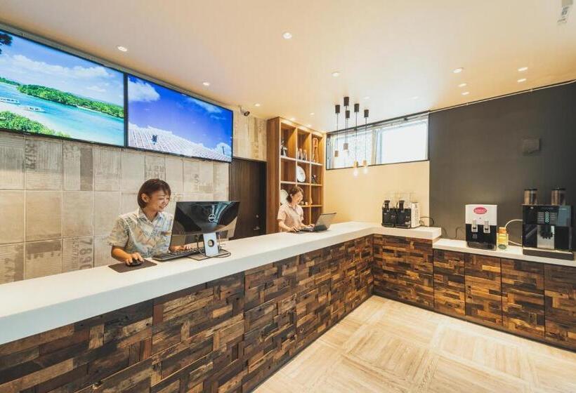 Номер Стандарт Трехместный, The Breakfast Hotel Marche Ishigaki Island