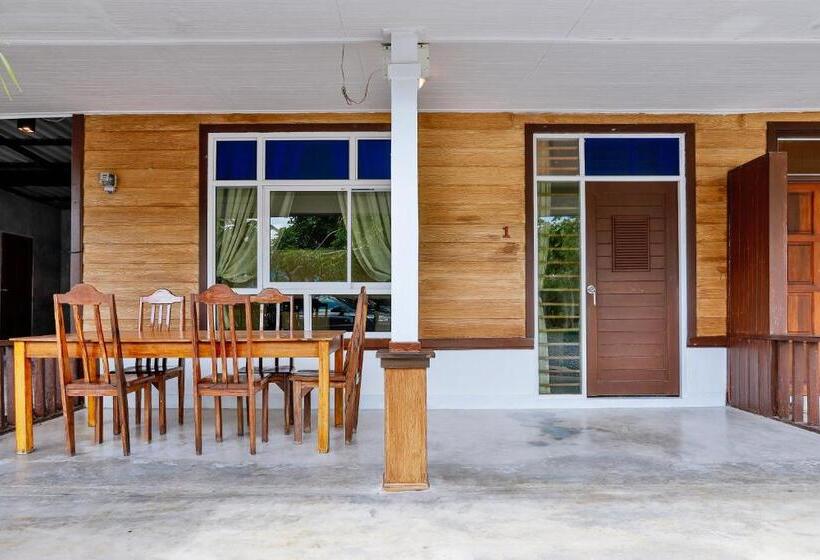 اتاق استاندارد با چشم‌انداز استخر, Aonang Privacy Resort
