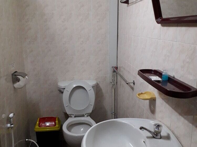 اتاق استاندارد با سرویس بهداشتی مشترک, Chan Myae Guest House