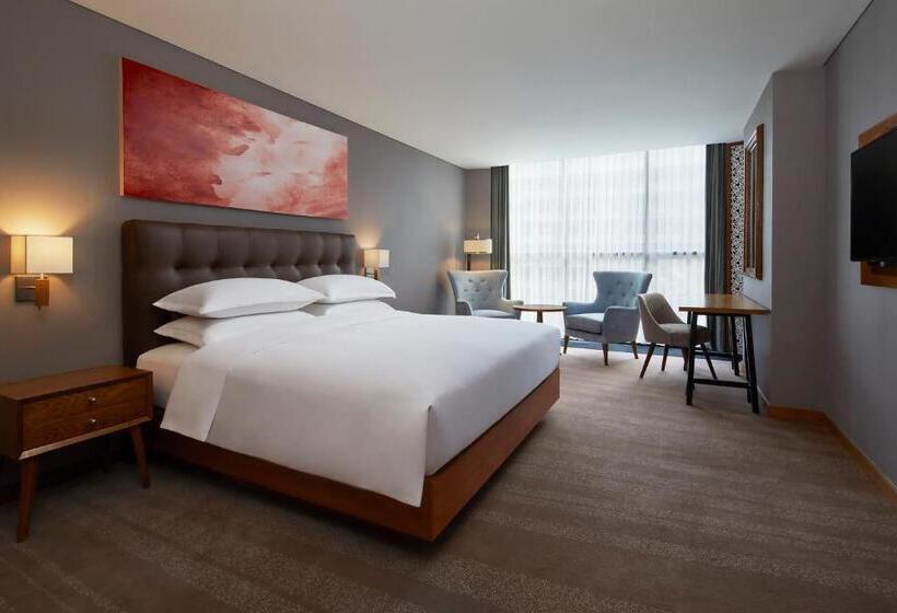 اتاق لوکس با تخت بزرگ, Four Points By Sheraton Balikpapan