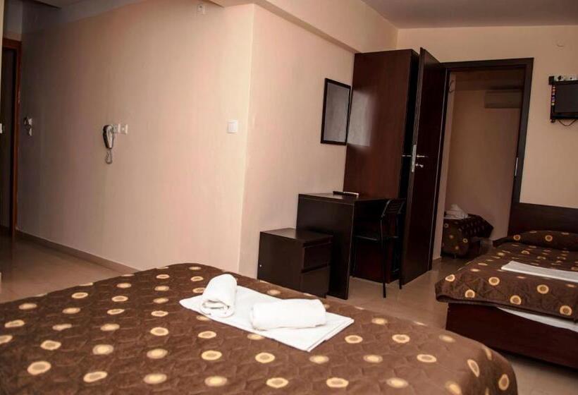 اتاق استاندارد سه نفره, San Antonio