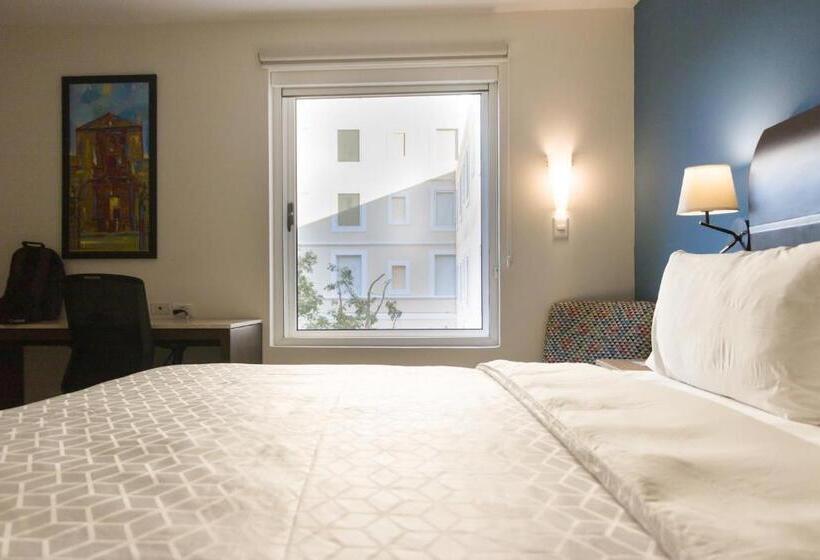 اتاق استاندارد با تخت بزرگ, Holiday Inn Express Merida Centro, An Ihg