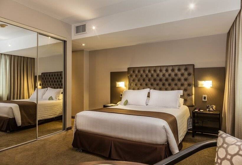 سوئیت رویال, Del Pilar Miraflores